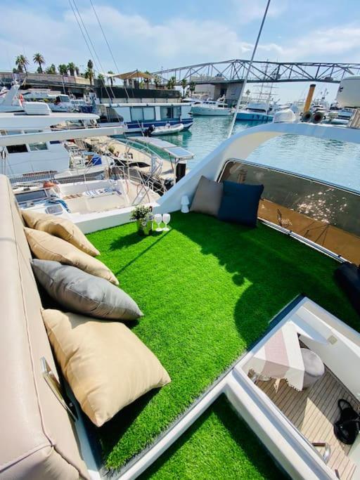 Barco Muy Romantico Con Parking! سان أدريان دي بيزوس المظهر الخارجي الصورة