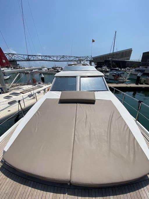 Barco Muy Romantico Con Parking! سان أدريان دي بيزوس المظهر الخارجي الصورة
